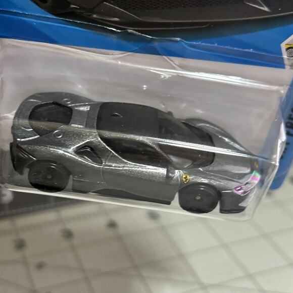 2025 Hot Wheels Ferrari SF90 Stradale - Gray - Picture 5 of 6